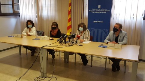 Anna Erra, alcaldessa de Vic; Alba Camps, delegada del Govern a la Catalunya Central; Teresa Sabaté, gerent en funcions de la RSCC; Àlex Garrido, alcalde de Manlleu